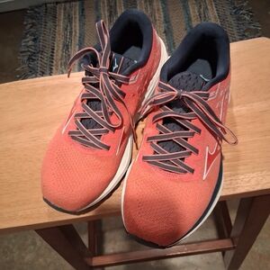 Mizuno Coral and Navy Athletic Shoes
